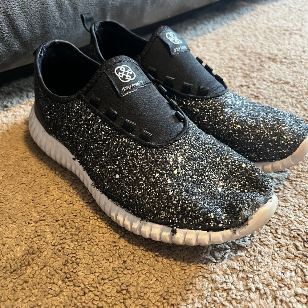 Black and White Speckled Sneakers with Ribbed Sole